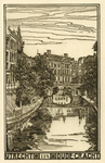 4734 Gezicht op de Oudegracht Weerdzijde te Utrecht met op de achtergrond het stadhuis.